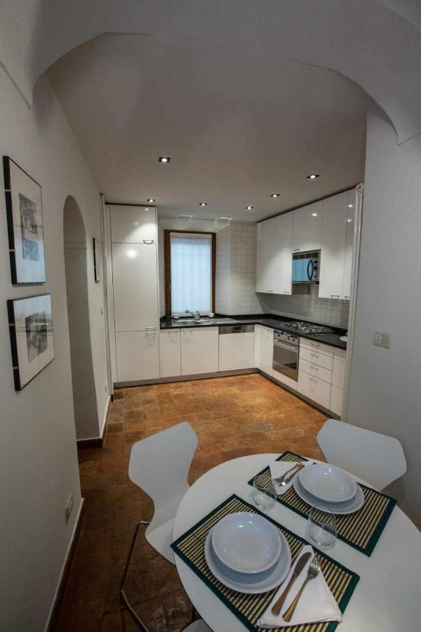Historical Apartment In The Center Of Gravedona - Larihome A02 외부 사진
